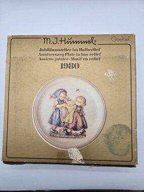 M.J. Hummel Goebel Second Edition 1980 Anniversary Plate In Bas-Relief With Orig